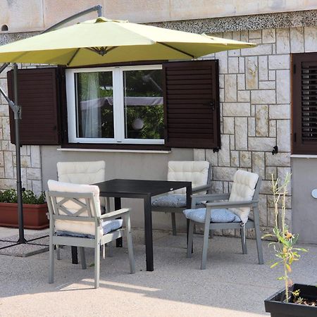 Apartments Marzic Pag Town Esterno foto